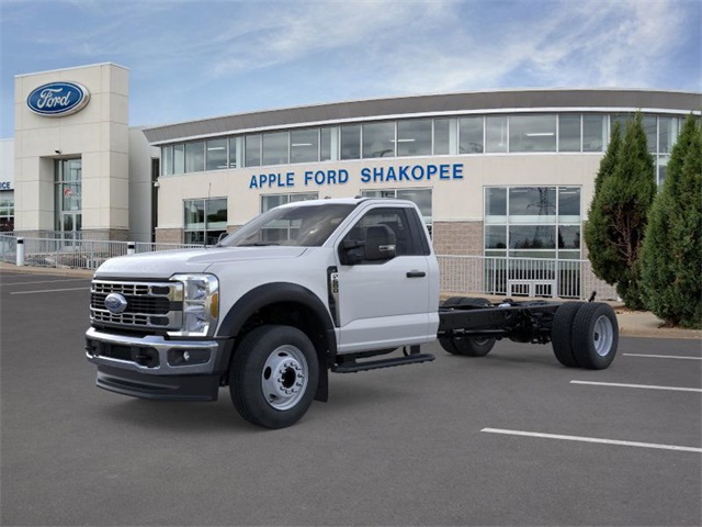 2025 Ford F-600 Super Duty Chassis Cab XL's photo
