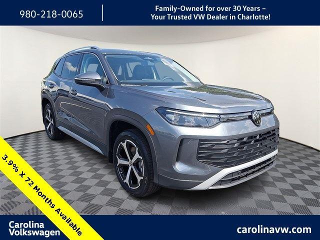 2025 Volkswagen Tiguan SE's photo