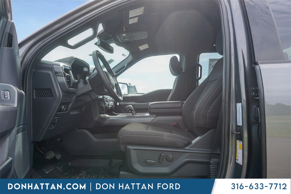 2025 Ford F-150 XLT photo 3