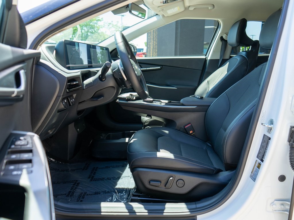2024 Kia EV6 Light photo 11