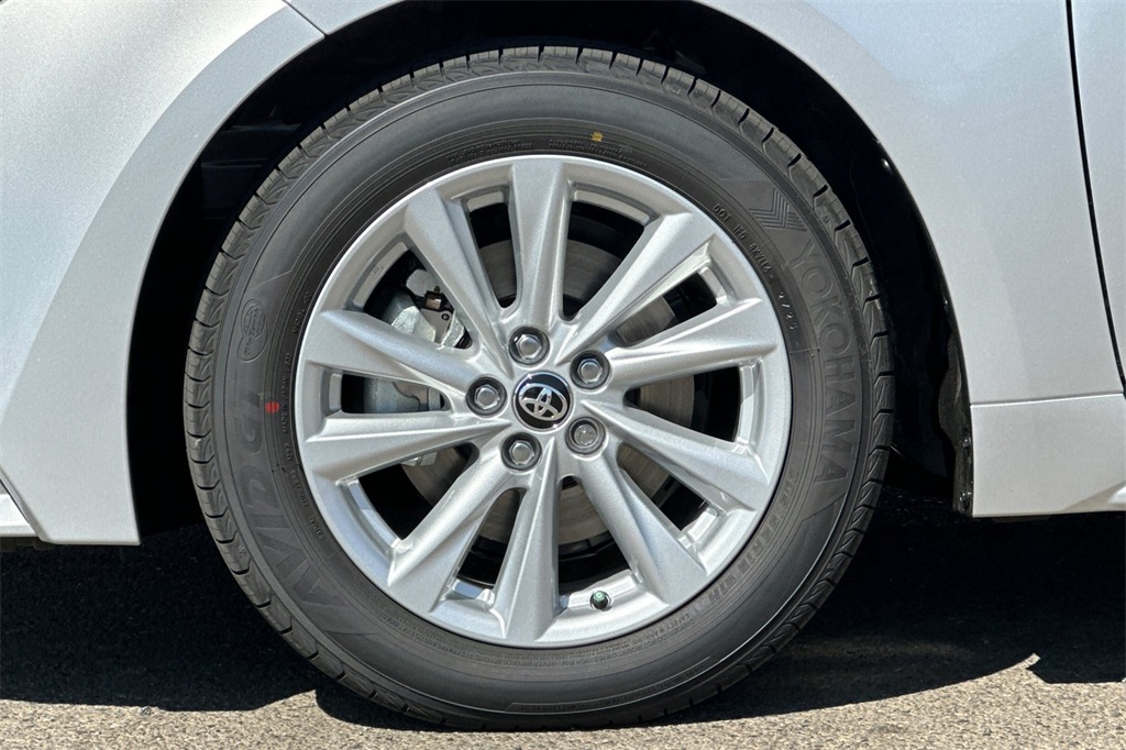 2025 Toyota Corolla LE photo 24