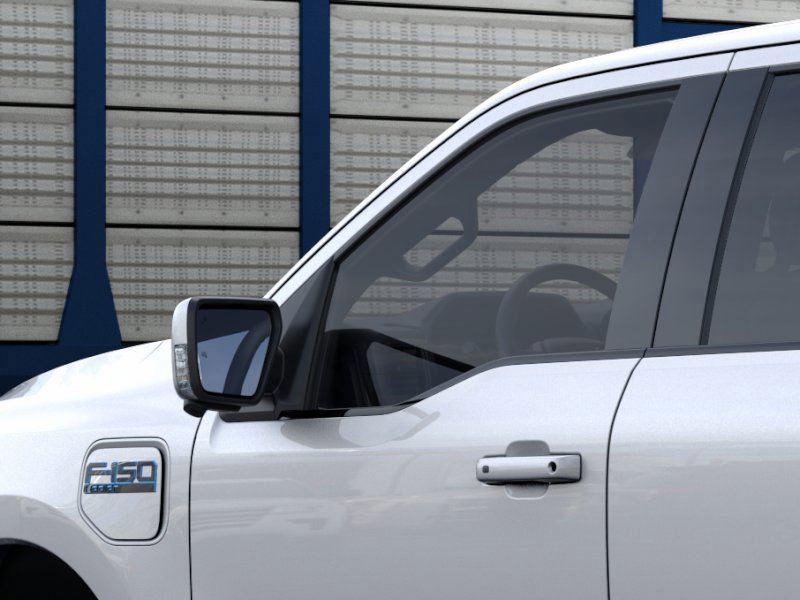 2025 Ford F-150 Lightning Lariat photo 20