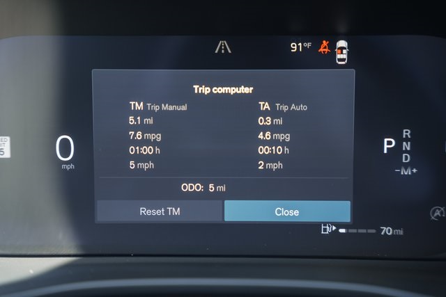 2026 Volvo XC40 Plus photo 37