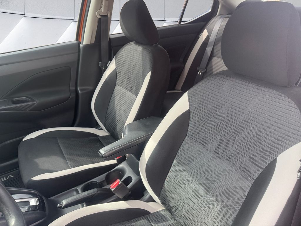 2021 Nissan Versa 1.6 SV photo 8