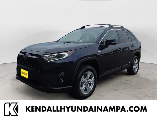 2020 Toyota RAV4 XLE's photo