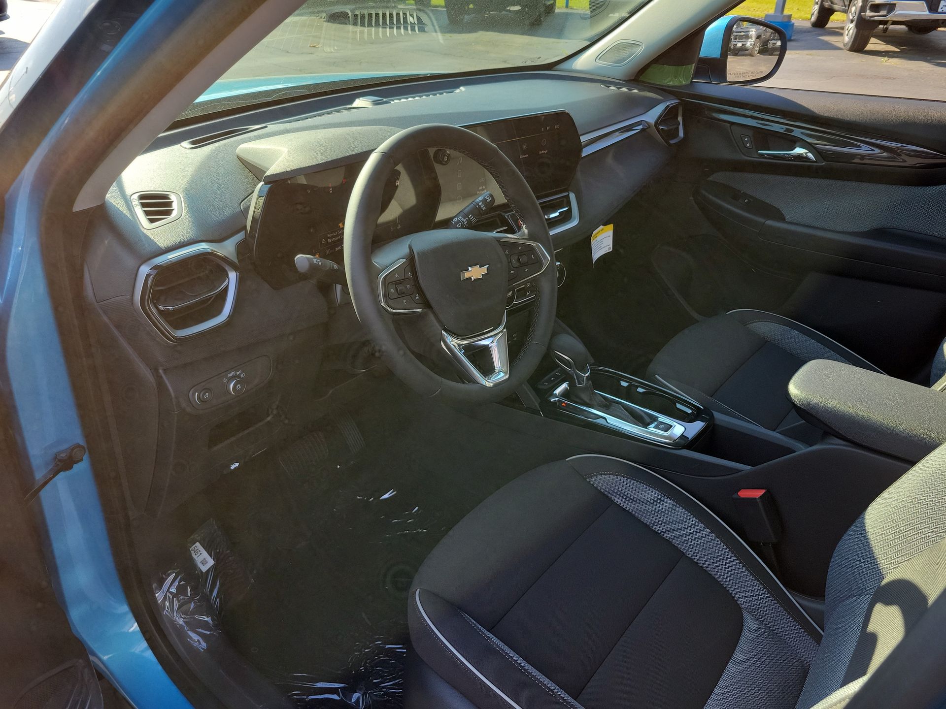 2025 Chevrolet Trailblazer LT photo 11