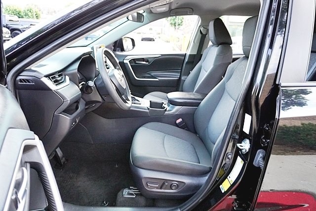 Used 2024  Toyota XLE image 13