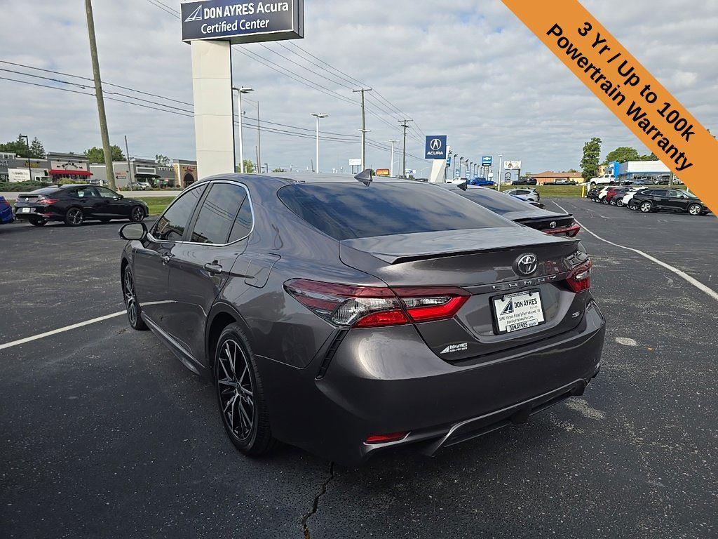 2022 Toyota Camry SE photo 2