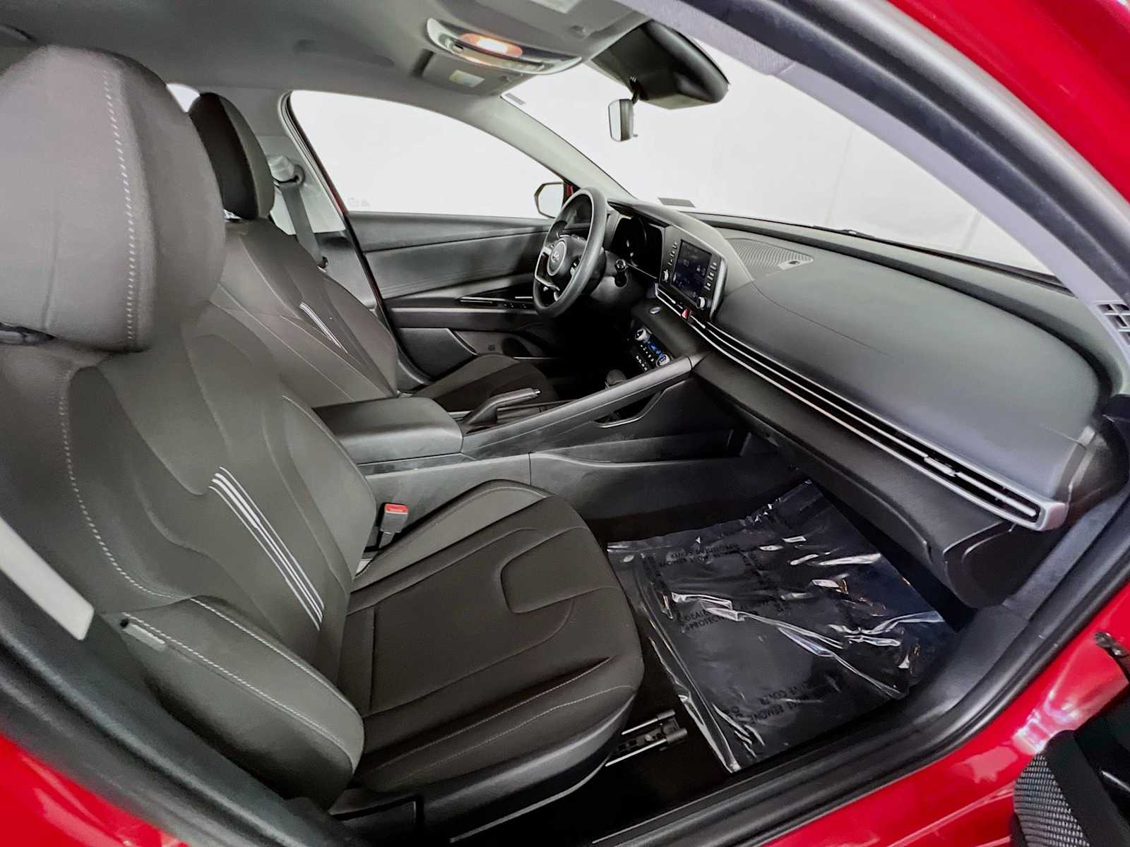 2023 Hyundai Elantra SEL photo 25