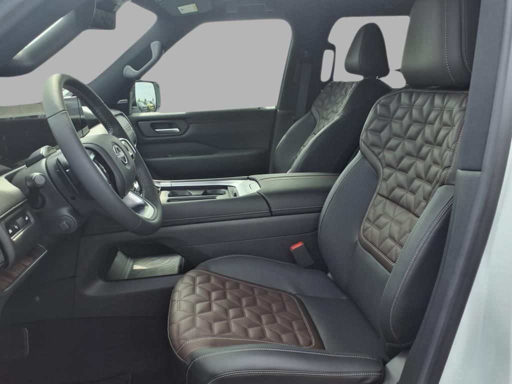 2025 Nissan Armada Platinum Reserve photo 12