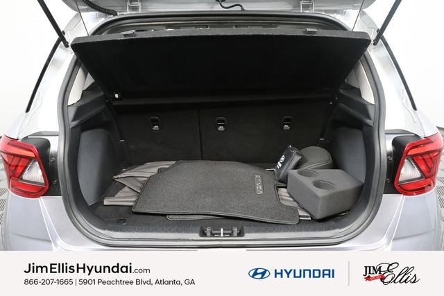 2023 Hyundai Venue SEL photo 25