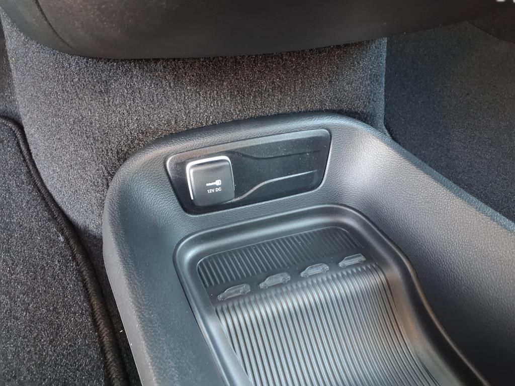 2026 Chrysler Pacifica photo 8