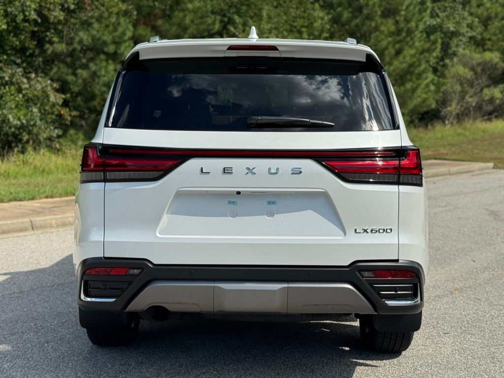 2025 Lexus LX 600 Luxury photo 11