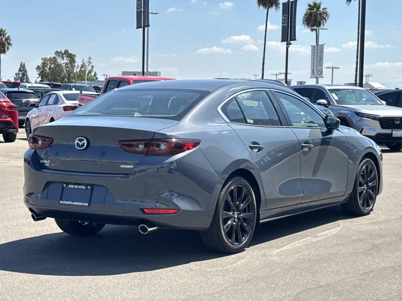2025 Mazda Mazda3 2.5 s Carbon photo 4