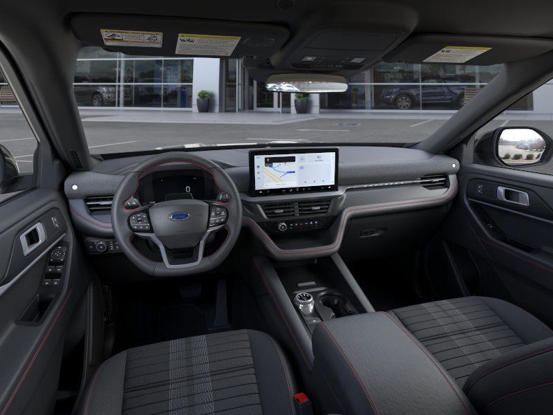 2025 Ford Explorer ST-Line photo 8