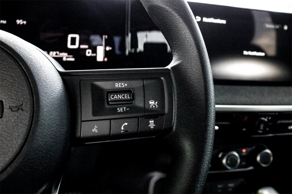 2025 Nissan Kicks SV photo 13