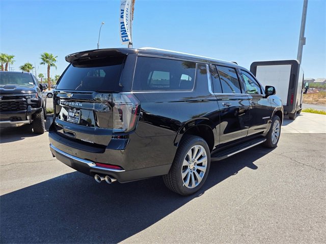 2025 Chevrolet Suburban Premier photo 3