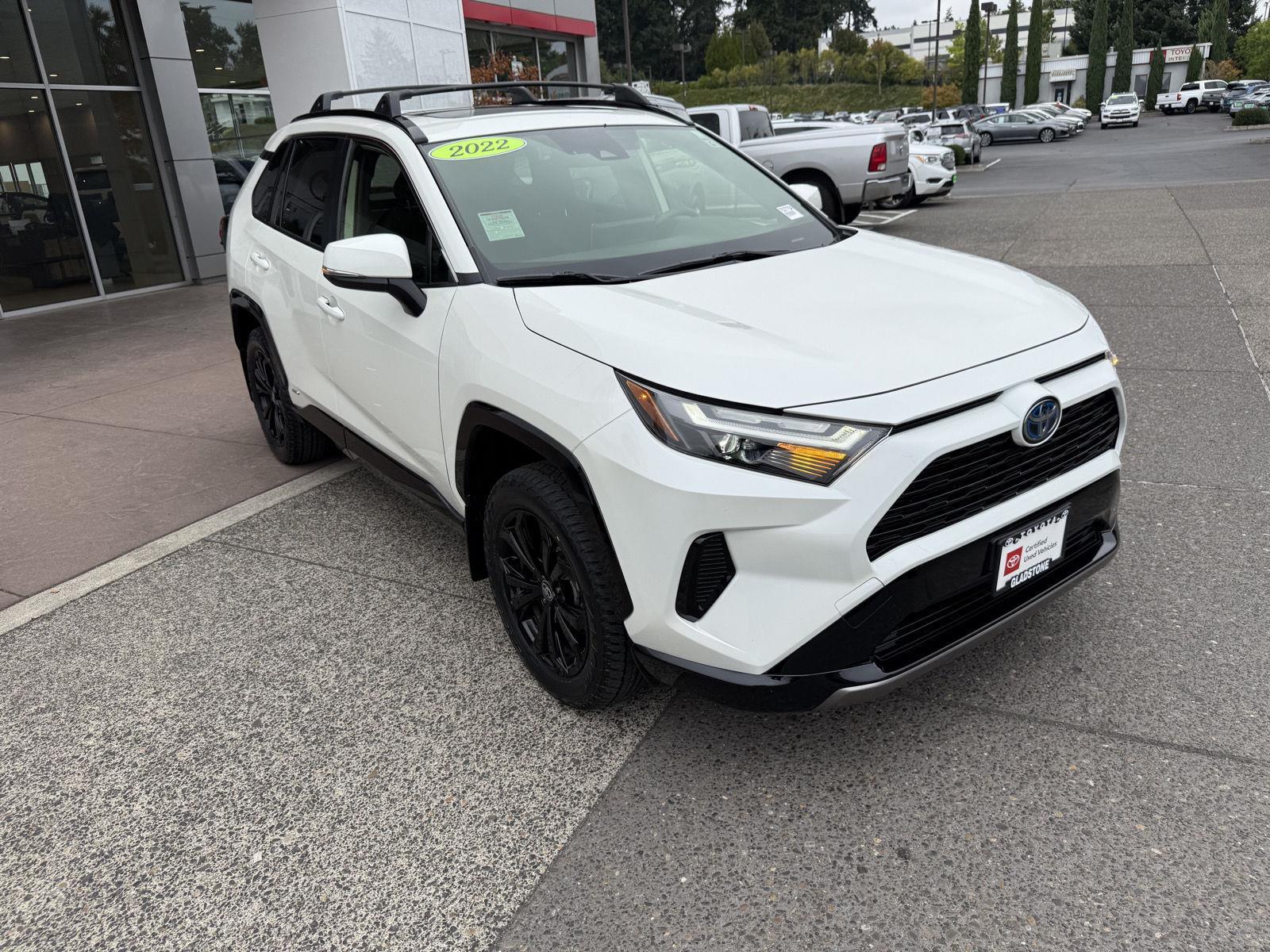 2022 Toyota RAV4 Hybrid SE photo 8