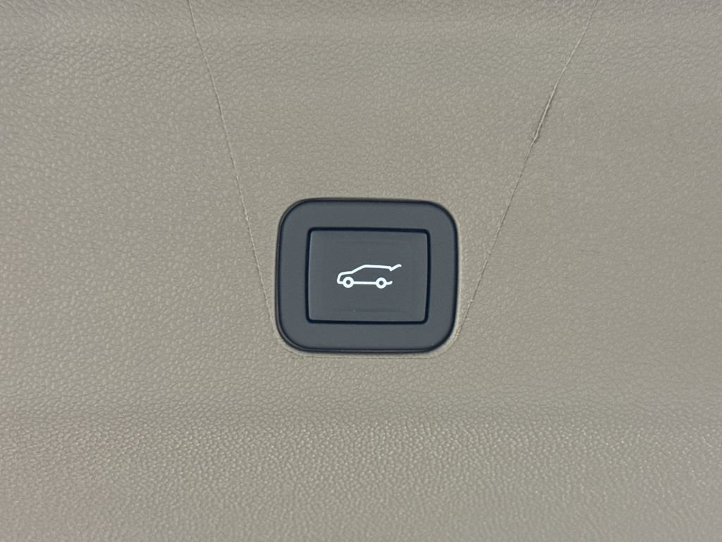 2025 Gmc Yukon Denali photo 18