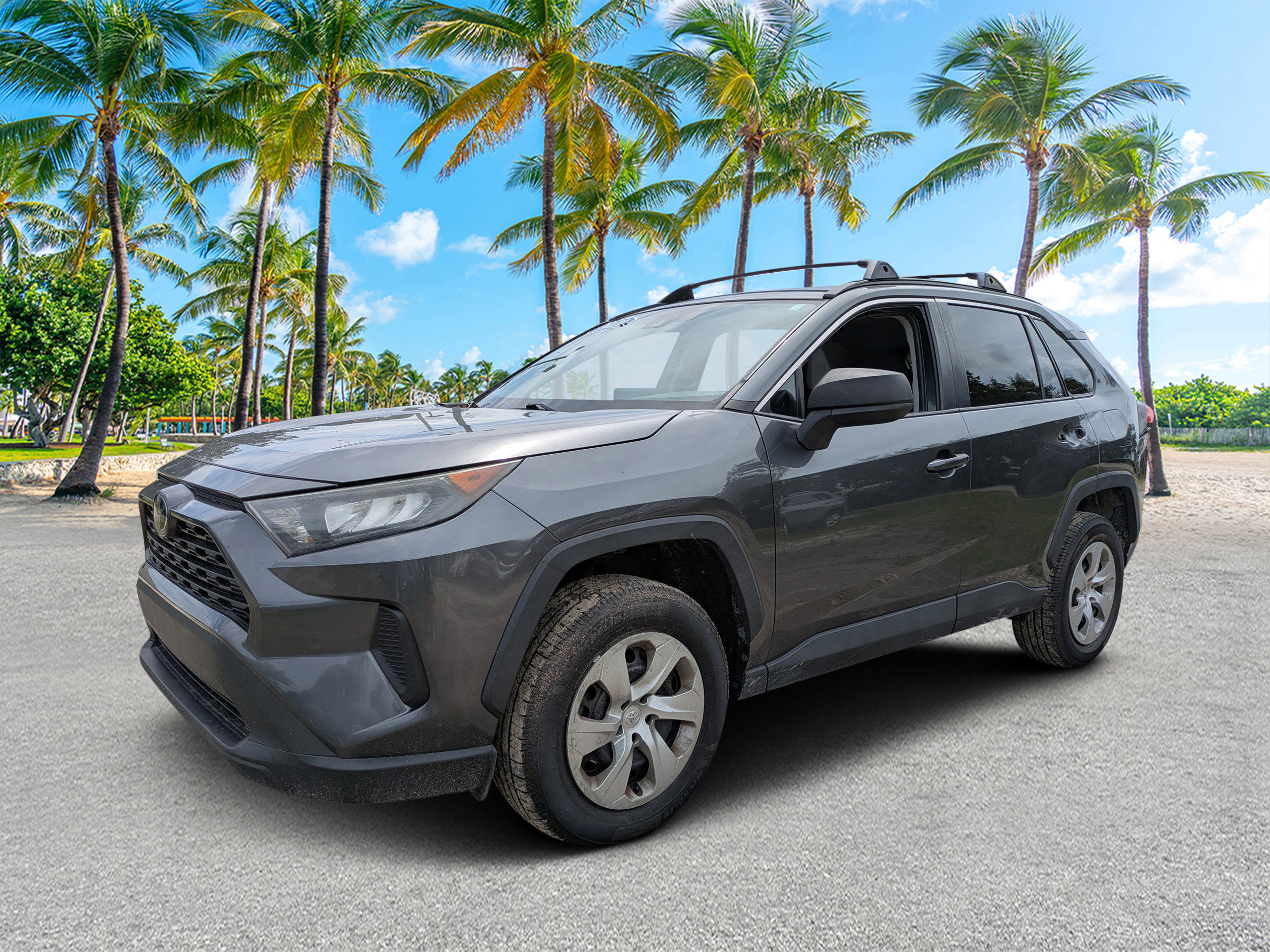 2021 Toyota RAV4 LE photo 6