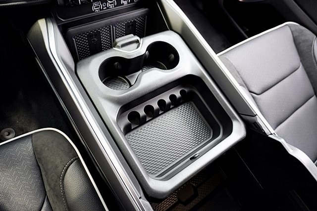 New 2026 Bright White Clear-Coat Exterior Paint RAM Laramie image 37