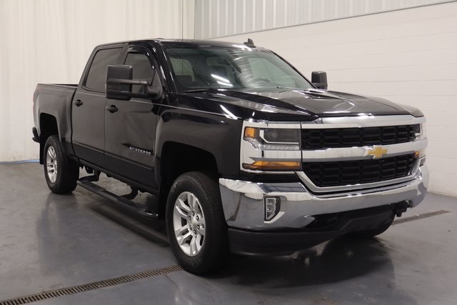 2018 Chevrolet Silverado 1500 LT photo 2