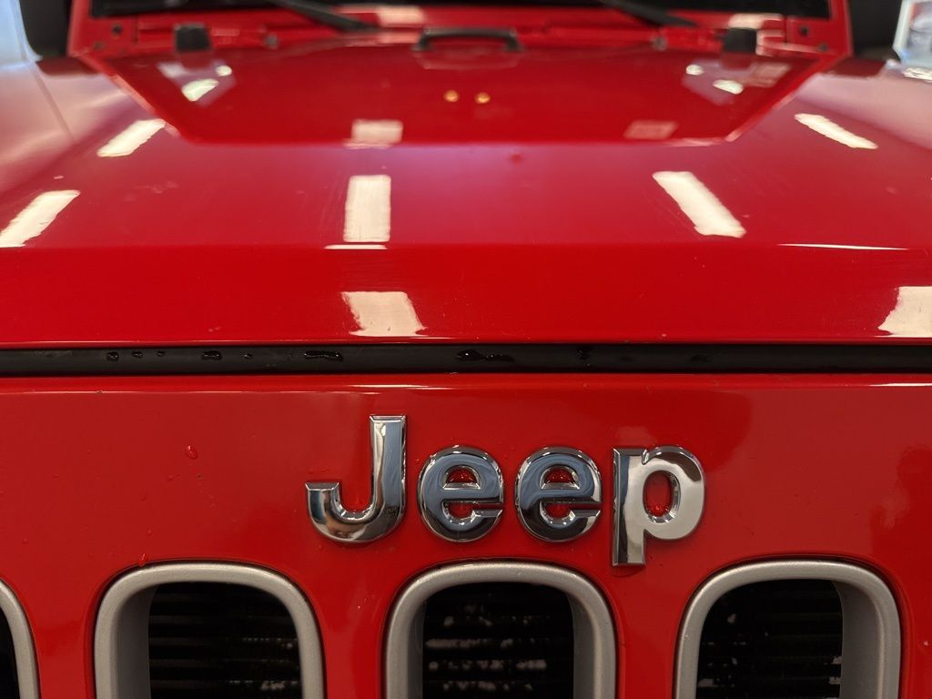 2017 Jeep Wrangler Unlimited Sahara photo 3