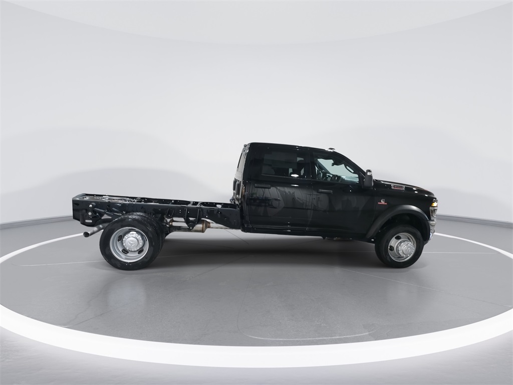 2025 Ram 4500 Tradesman photo 3