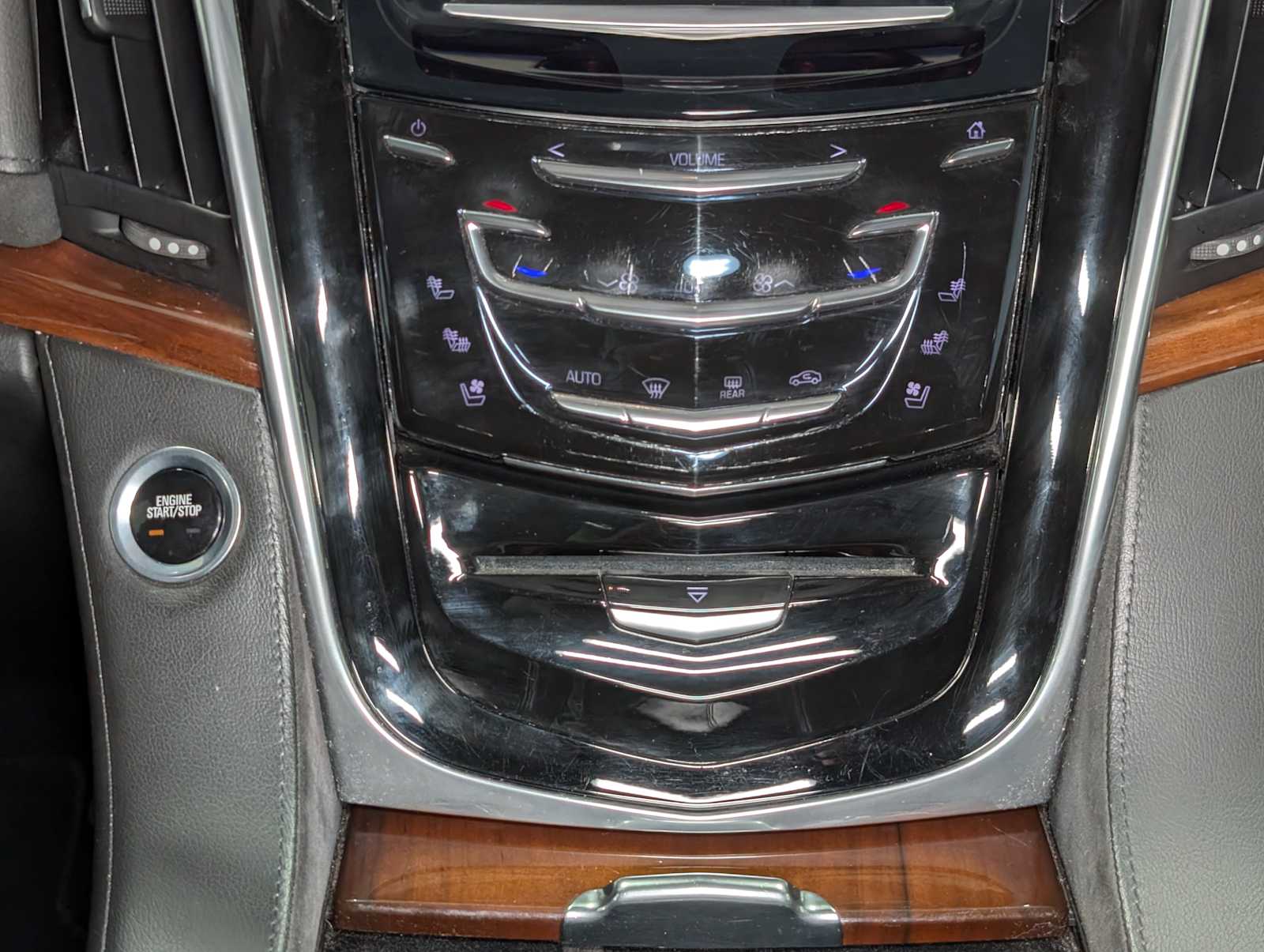 2016 Cadillac Escalade ESV Premium photo 18