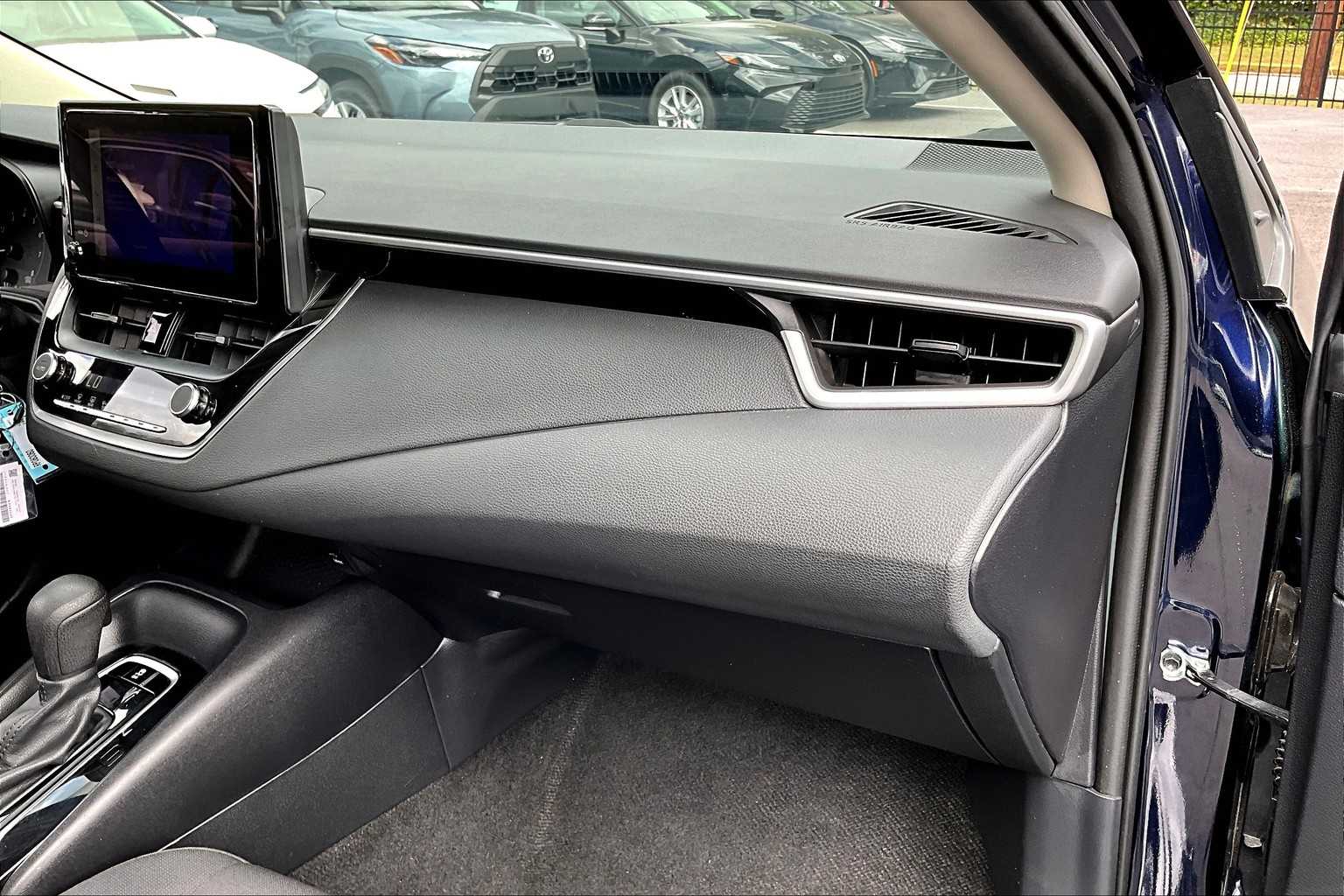 2024 Toyota Corolla LE photo 16