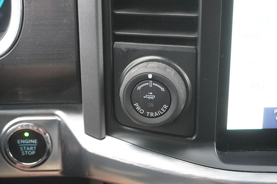 Used 2022 Black Ford Lariat image 30