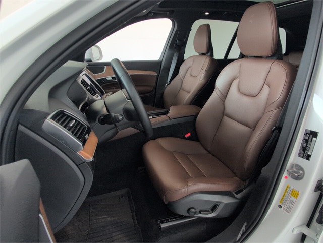 2024 Volvo XC90 Plus photo 5