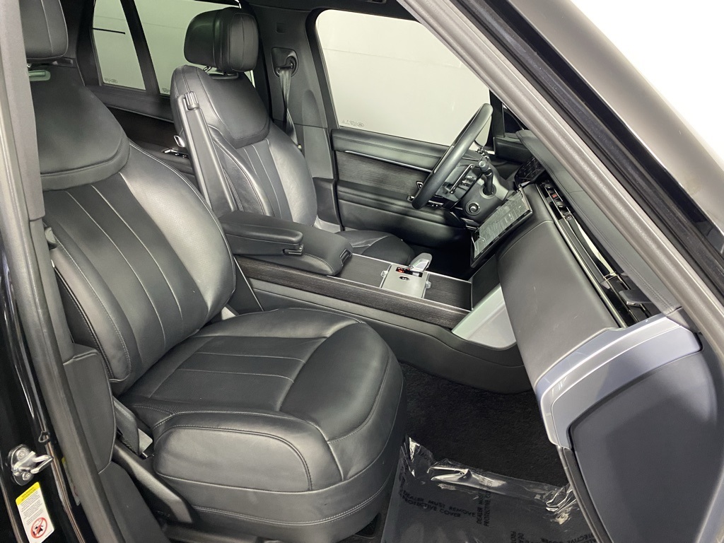 2024 Land Rover Range Rover SE photo 21