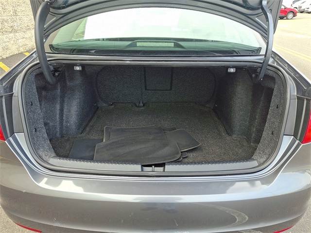 2011 Volkswagen Jetta SEL photo 26