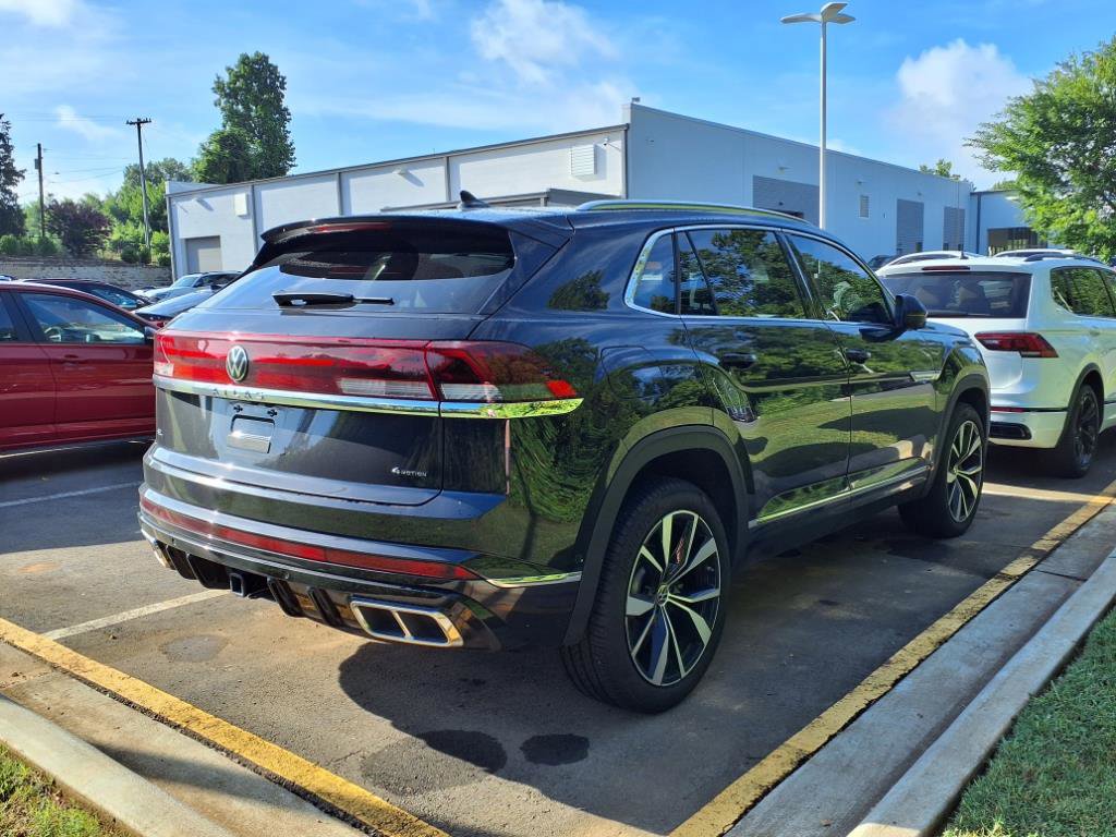 2025 Volkswagen Atlas Cross Sport SEL Premium R-Line photo 4