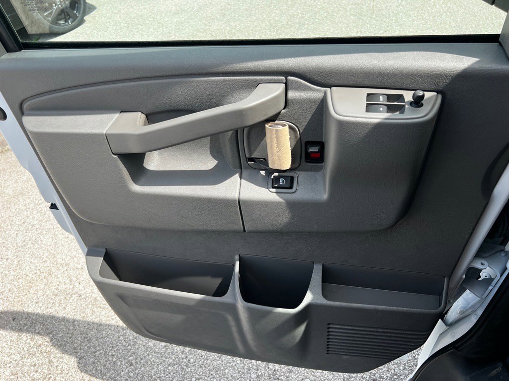 2025 Gmc Savana Cargo 2500 photo 9