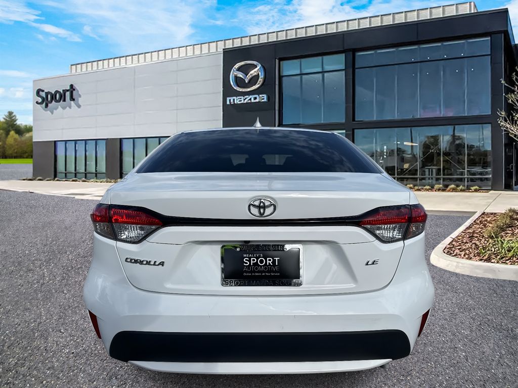 2022 Toyota Corolla LE photo 4