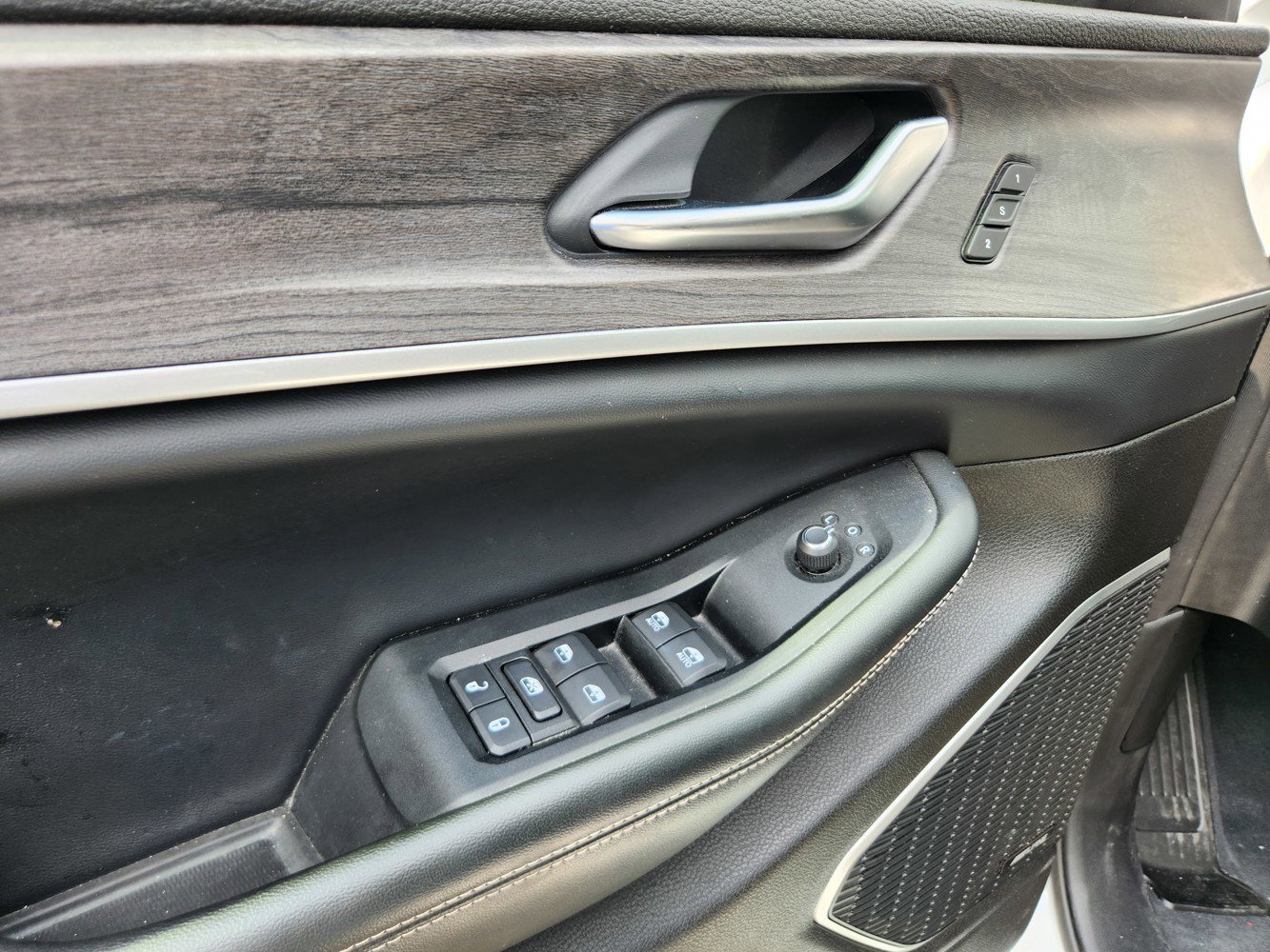 2023 Jeep Cherokee Base photo 38