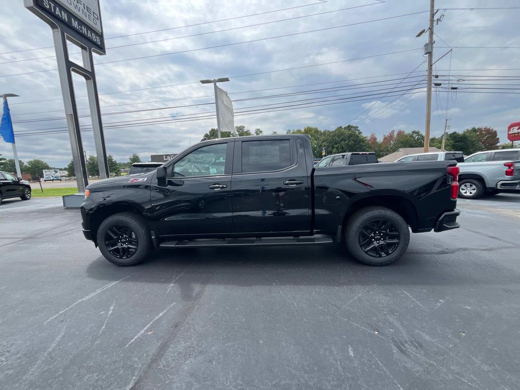 2026 Chevrolet Silverado 1500 RST photo 4