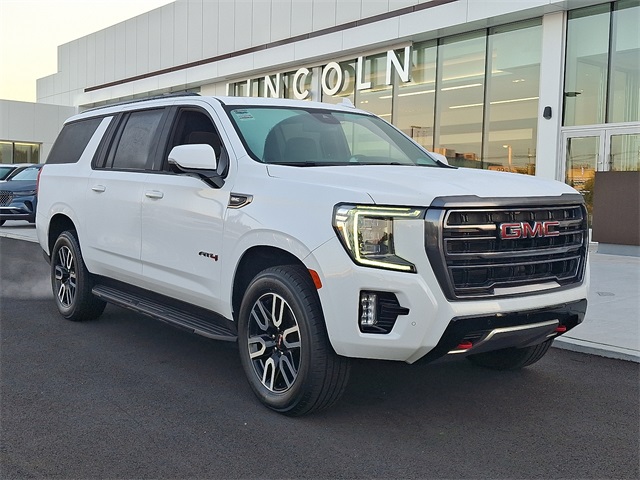 2023 Gmc Yukon XL AT4 photo 2