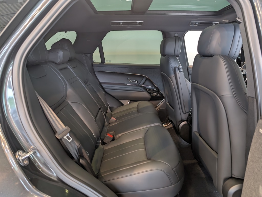 2025 Land Rover Range Rover Sport SE photo 25