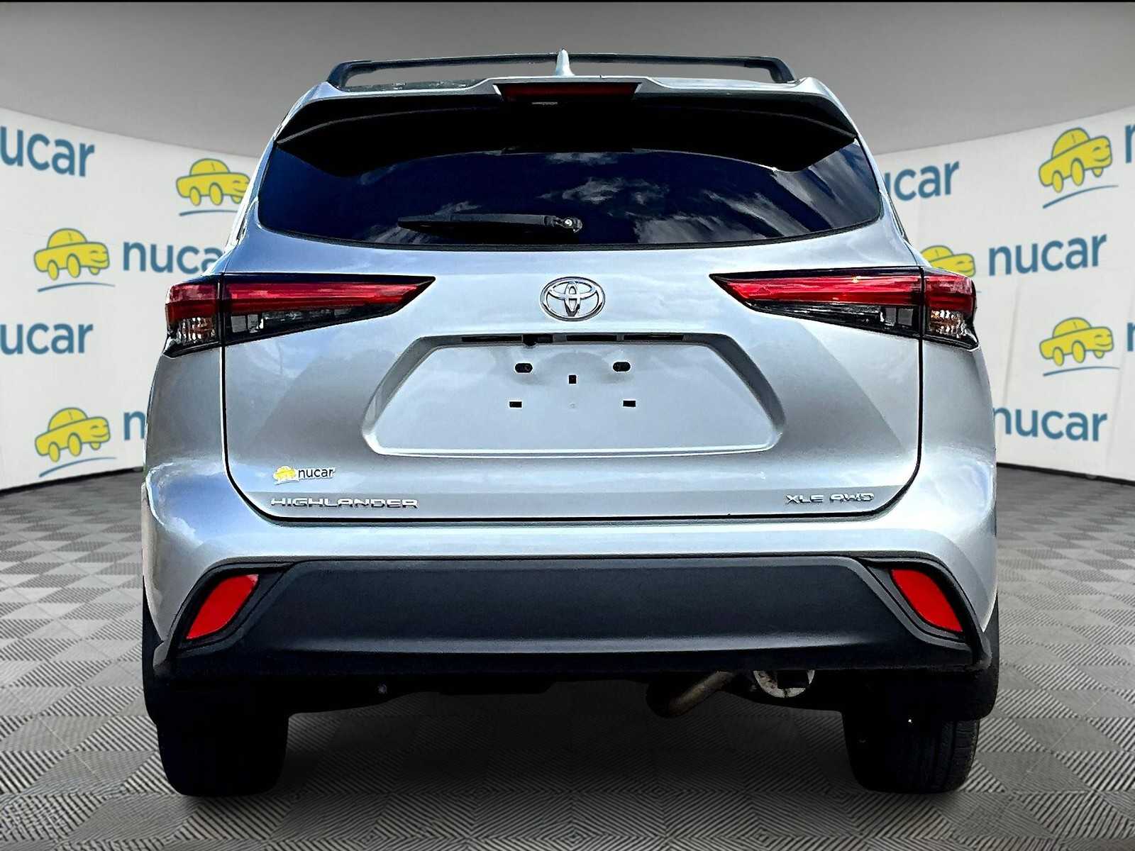 2021 Toyota Highlander XLE photo 5