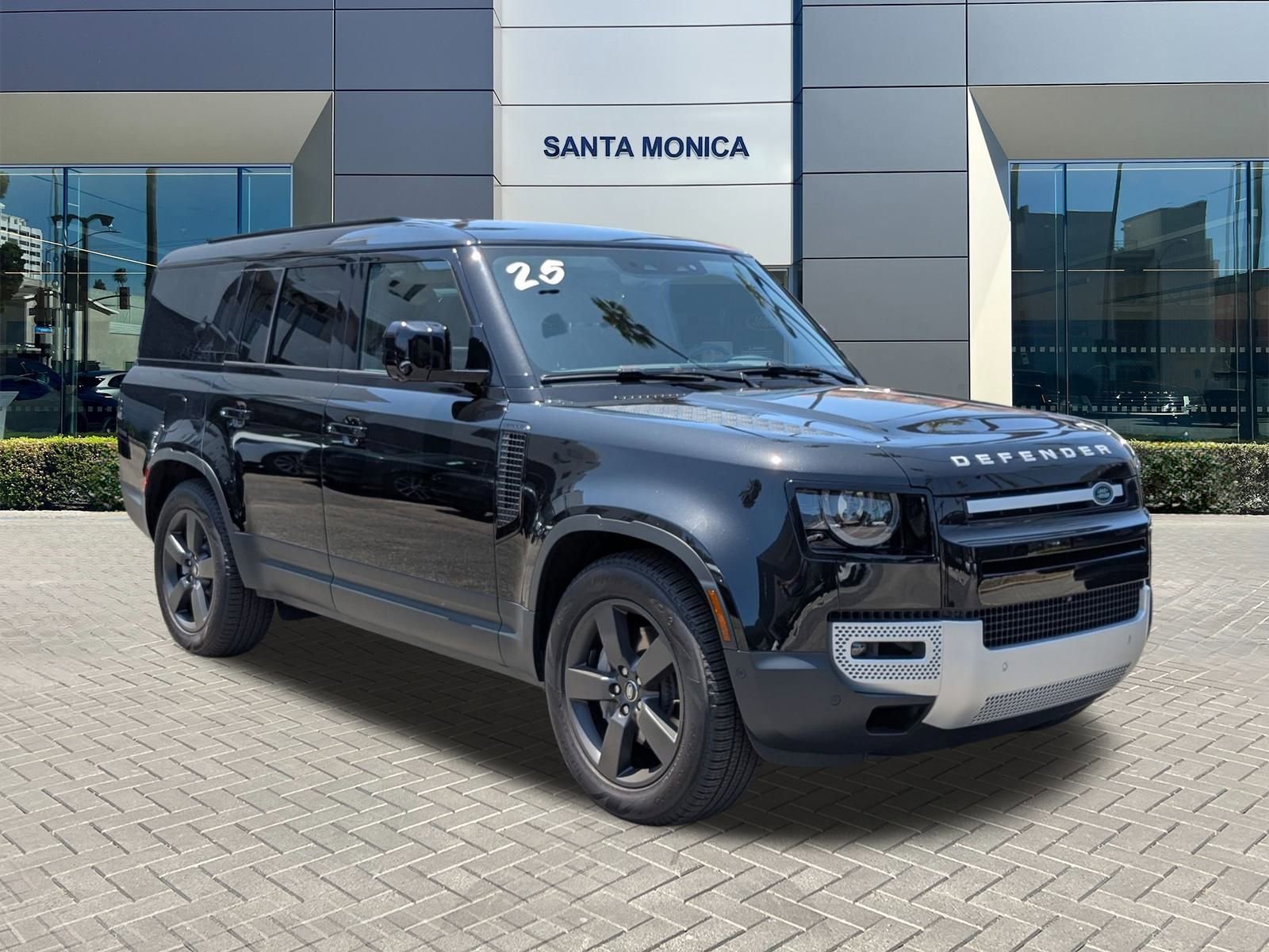 2025 Land Rover Defender 130 S photo 3