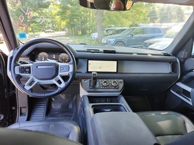 2023 Land Rover Defender 110 S photo 8