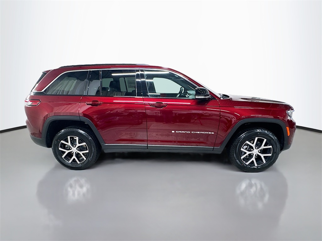 2025 Jeep Grand Cherokee Limited photo 4