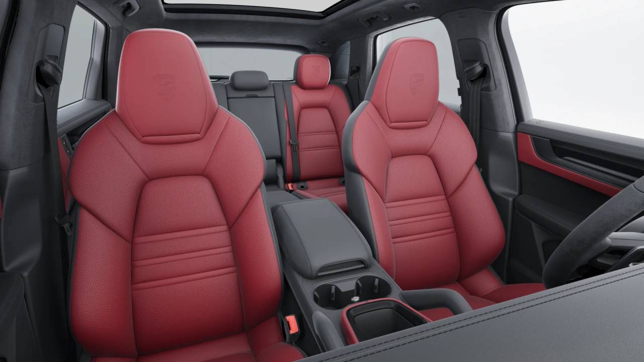 2026 Porsche Cayenne GTS photo 11