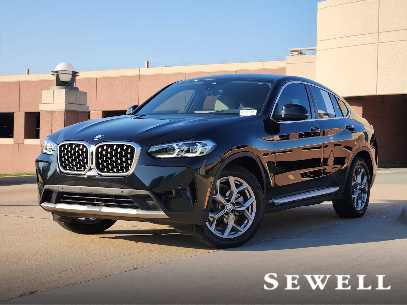 2025 BMW X4 30i's photo