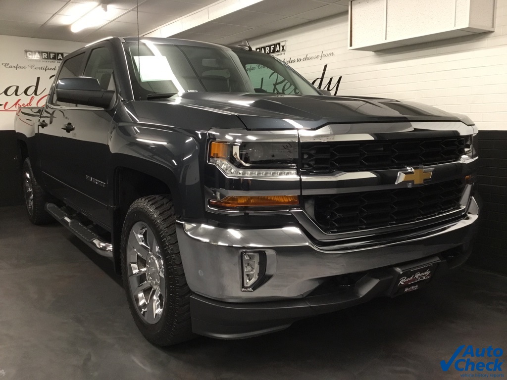 2017 Chevrolet Silverado 1500 LT photo 3