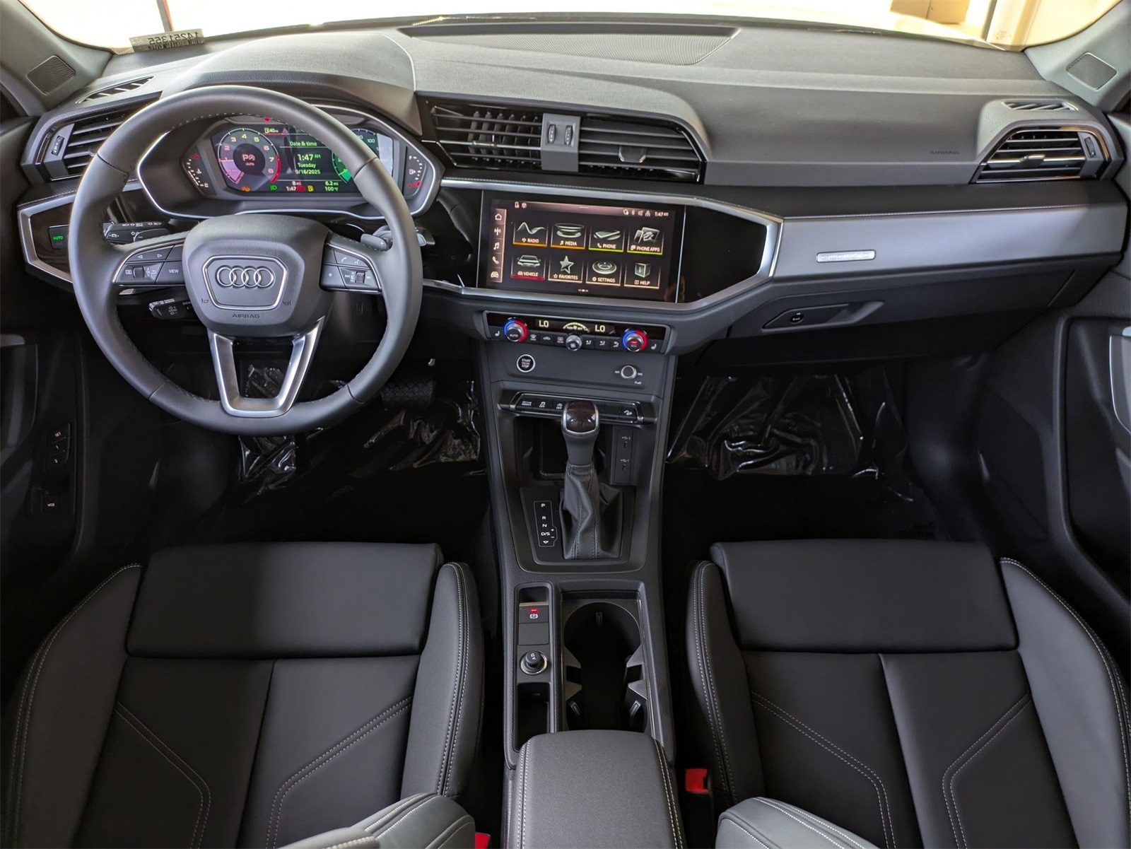 2025 Audi Q3 S line Premium photo 4