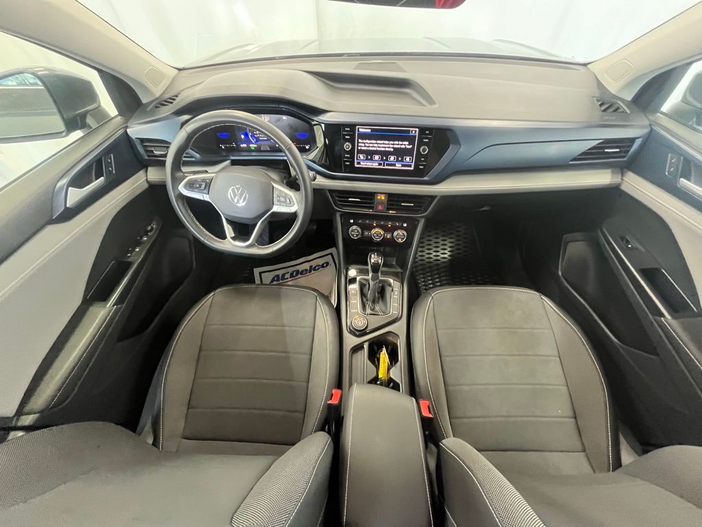 2024 Volkswagen Taos SE photo 13